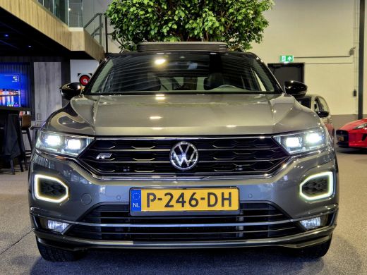 Volkswagen T-Roc 1.5 TSI Sport Business R Panorama | Camera | LED | Trekhaak | Zeer nette auto ActivLease financial lease