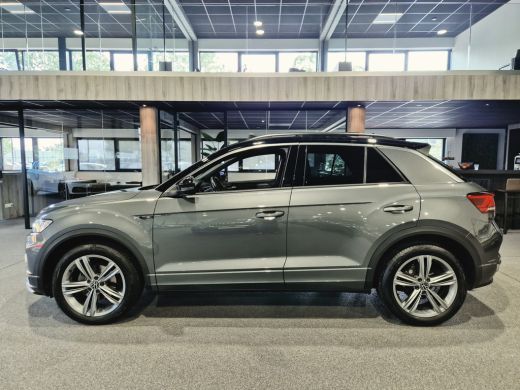 Volkswagen T-Roc 1.5 TSI Sport Business R Panorama | Camera | LED | Trekhaak | Zeer nette auto ActivLease financial lease