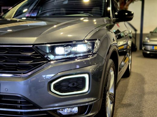 Volkswagen T-Roc 1.5 TSI Sport Business R Panorama | Camera | LED | Trekhaak | Zeer nette auto ActivLease financial lease
