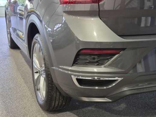Volkswagen T-Roc 1.5 TSI Sport Business R Panorama | Camera | LED | Trekhaak | Zeer nette auto ActivLease financial lease