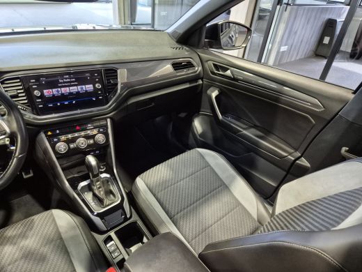 Volkswagen T-Roc 1.5 TSI Sport Business R Panorama | Camera | LED | Trekhaak | Zeer nette auto ActivLease financial lease