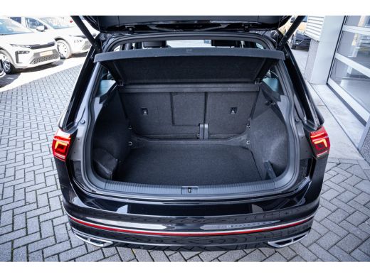 Volkswagen Tiguan 1.5 TSI R-Line Business+ | Achteruitrijcamera | Afneembare trekhaak | Elektrisch bedienbare achte... ActivLease financial lease