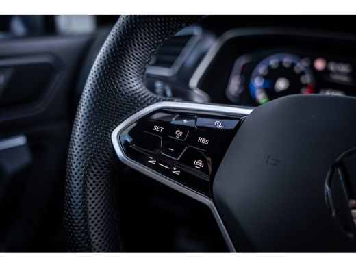 Volkswagen Tiguan 1.5 TSI R-Line Business+ | Achteruitrijcamera | Afneembare trekhaak | Elektrisch bedienbare achte... ActivLease financial lease