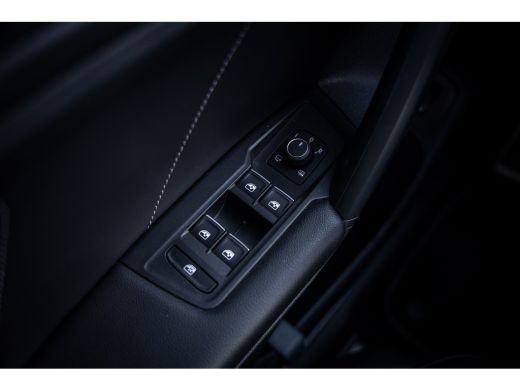 Volkswagen Tiguan 1.5 TSI R-Line Business+ | Achteruitrijcamera | Afneembare trekhaak | Elektrisch bedienbare achte... ActivLease financial lease