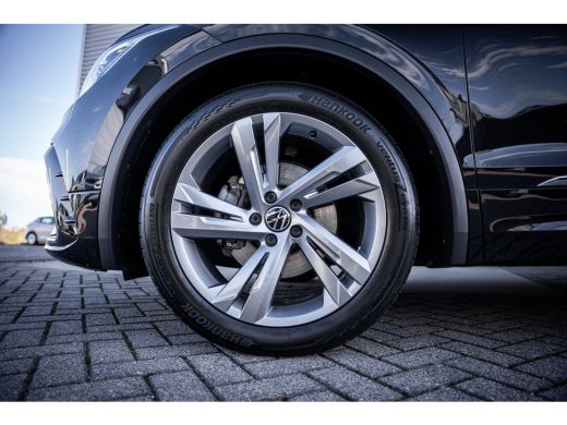 Volkswagen Tiguan 1.5 TSI R-Line Business+ | Achteruitrijcamera | Afneembare trekhaak | Elektrisch bedienbare achte... ActivLease financial lease