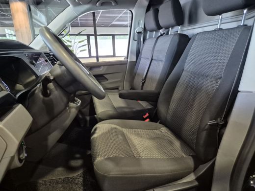Volkswagen Transporter 2.0 TDI L2H1 3-Zits Navigatie | Sidebars | Cruise ActivLease financial lease