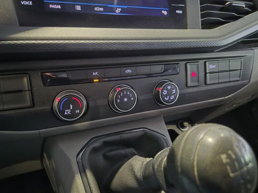 Volkswagen Transporter 2.0 TDI L2H1 3-Zits Navigatie | Sidebars | Cruise ActivLease financial lease