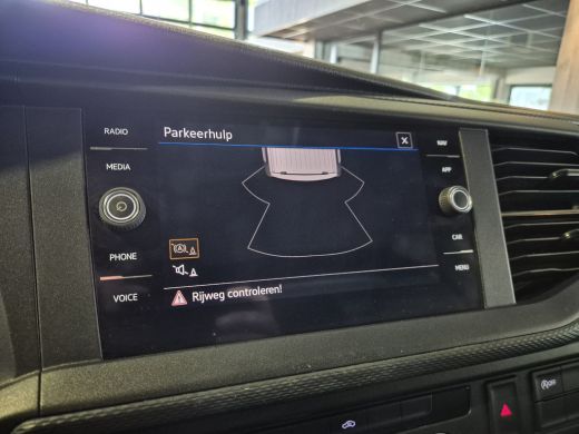 Volkswagen Transporter 2.0 TDI L2H1 3-Zits Navigatie | Sidebars | Cruise ActivLease financial lease