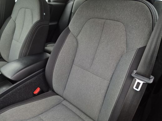 Volvo  XC40 1.5 T5 Recharge Plus Dark / All season banden / Harman/Kardon Audio Systeem / Park Assist Pack & ... ActivLease financial lease