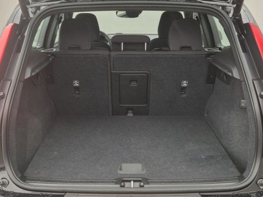 Volvo  XC40 1.5 T5 Recharge Plus Dark / All season banden / Harman/Kardon Audio Systeem / Park Assist Pack & ... ActivLease financial lease