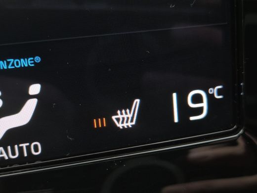 Volvo  XC40 1.5 T5 Recharge Plus Dark / All season banden / Harman/Kardon Audio Systeem / Park Assist Pack & ... ActivLease financial lease