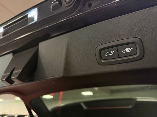 Volvo  XC40 T5 Recharge R-Design | Schuifdak | Trekhaak | Parkeercamera | Adaptieve Cruise Control | Stoel en... ActivLease financial lease