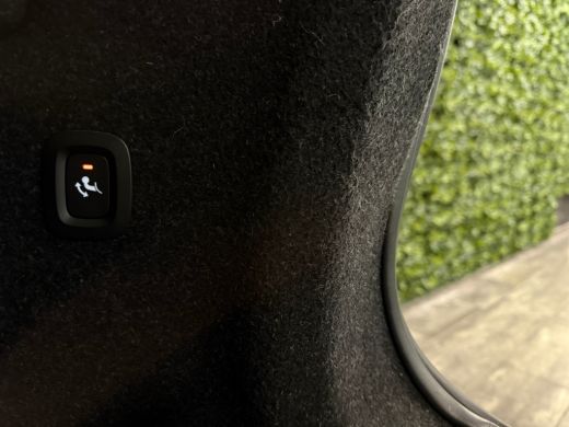 Volvo  XC40 T5 Recharge R-Design | Schuifdak | Trekhaak | Parkeercamera | Adaptieve Cruise Control | Stoel en... ActivLease financial lease