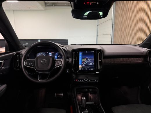 Volvo  XC40 T5 Recharge R-Design | Schuifdak | Trekhaak | Parkeercamera | Adaptieve Cruise Control | Stoel en... ActivLease financial lease
