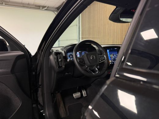 Volvo  XC40 T5 Recharge R-Design | Schuifdak | Trekhaak | Parkeercamera | Adaptieve Cruise Control | Stoel en... ActivLease financial lease
