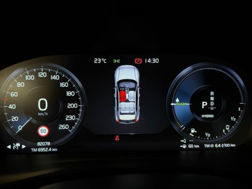 Volvo  XC40 T5 Recharge R-Design | Schuifdak | Trekhaak | Parkeercamera | Adaptieve Cruise Control | Stoel en... ActivLease financial lease