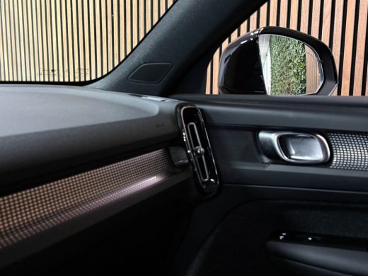 Volvo  XC40 T5 Recharge R-Design | Schuifdak | Trekhaak | Parkeercamera | Adaptieve Cruise Control | Stoel en... ActivLease financial lease
