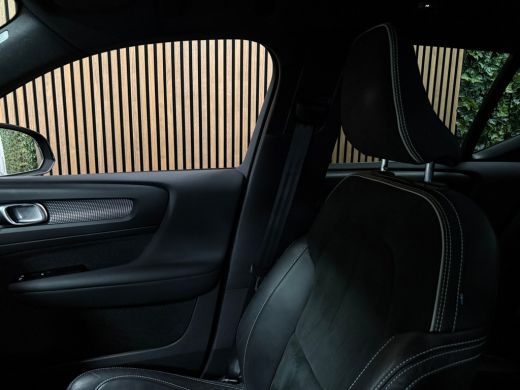 Volvo  XC40 T5 Recharge R-Design | Schuifdak | Trekhaak | Parkeercamera | Adaptieve Cruise Control | Stoel en... ActivLease financial lease