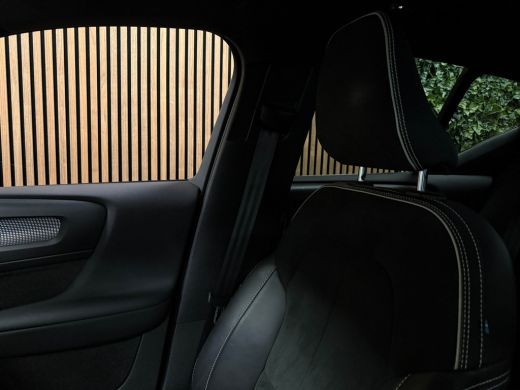 Volvo  XC40 T5 Recharge R-Design | Schuifdak | Trekhaak | Parkeercamera | Adaptieve Cruise Control | Stoel en... ActivLease financial lease