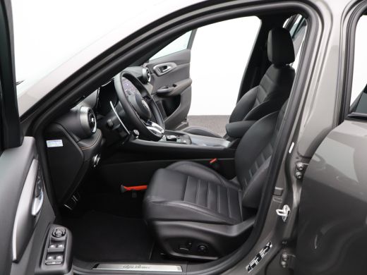 Alfa Romeo Tonale 1.5T Hybrid Veloce | Achterbank met armsteun en skiluik | Achteruitrij assistent | Achteruitrijca... ActivLease financial lease