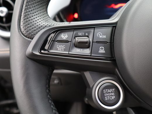 Alfa Romeo Tonale 1.5T Hybrid Veloce | Achterbank met armsteun en skiluik | Achteruitrij assistent | Achteruitrijca... ActivLease financial lease