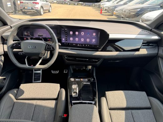Audi Q6 e-tron S edition 83 kWh 252pk Stoelverwarming voor en achter | Park assist plus | Adaptive cruise control ActivLease financial lease