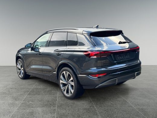 Audi Q6 e-tron S edition 83 kWh 252pk Stoelverwarming voor en achter | Park assist plus | Adaptive cruise control ActivLease financial lease