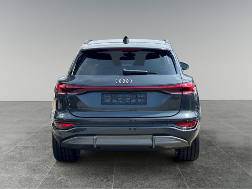 Audi Q6 e-tron S edition 83 kWh 252pk Stoelverwarming voor en achter | Park assist plus | Adaptive cruise control ActivLease financial lease