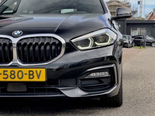 BMW 1 Serie 118i AUT7 HIGH EXECUTIVE SPORT-LEDER NAVI CAMERA DIGI-DASH APPLE-CARPLAY LED LMV PDC ActivLease financial lease