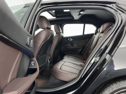BMW 1 Serie 118i M-Sport-Styling High Executive Edition (INCL-BTW) Aut.*PANO | FULL-LED | DIGI-COCKPIT | HIFI... ActivLease financial lease
