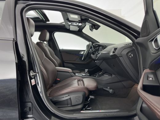 BMW 1 Serie 118i M-Sport-Styling High Executive Edition (INCL-BTW) Aut.*PANO | FULL-LED | DIGI-COCKPIT | HIFI... ActivLease financial lease