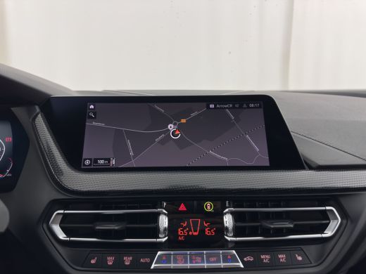 BMW 1 Serie 118i M-Sport-Styling High Executive Edition (INCL-BTW) Aut.*PANO | FULL-LED | DIGI-COCKPIT | HIFI... ActivLease financial lease