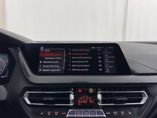 BMW 1 Serie 118i M-Sport-Styling High Executive Edition (INCL-BTW) Aut.*PANO | FULL-LED | DIGI-COCKPIT | HIFI... ActivLease financial lease