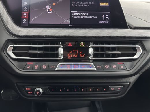 BMW 1 Serie 118i M-Sport-Styling High Executive Edition (INCL-BTW) Aut.*PANO | FULL-LED | DIGI-COCKPIT | HIFI... ActivLease financial lease