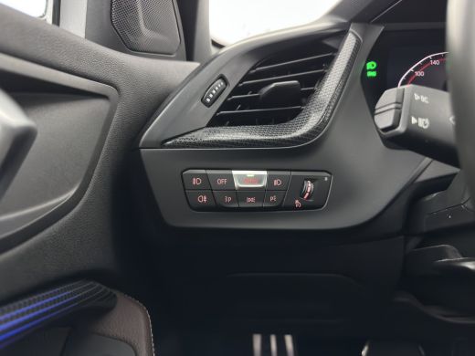 BMW 1 Serie 118i M-Sport-Styling High Executive Edition (INCL-BTW) Aut.*PANO | FULL-LED | DIGI-COCKPIT | HIFI... ActivLease financial lease