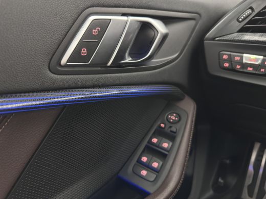 BMW 1 Serie 118i M-Sport-Styling High Executive Edition (INCL-BTW) Aut.*PANO | FULL-LED | DIGI-COCKPIT | HIFI... ActivLease financial lease