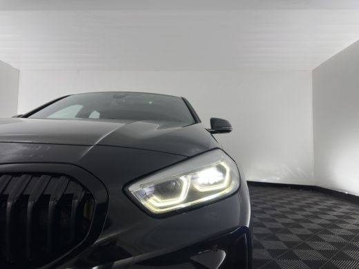 BMW 1 Serie 118i M-Sport-Styling High Executive Edition (INCL-BTW) Aut.*PANO | FULL-LED | DIGI-COCKPIT | HIFI... ActivLease financial lease