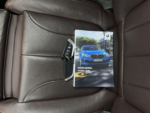 BMW 1 Serie 118i M-Sport-Styling High Executive Edition (INCL-BTW) Aut.*PANO | FULL-LED | DIGI-COCKPIT | HIFI... ActivLease financial lease