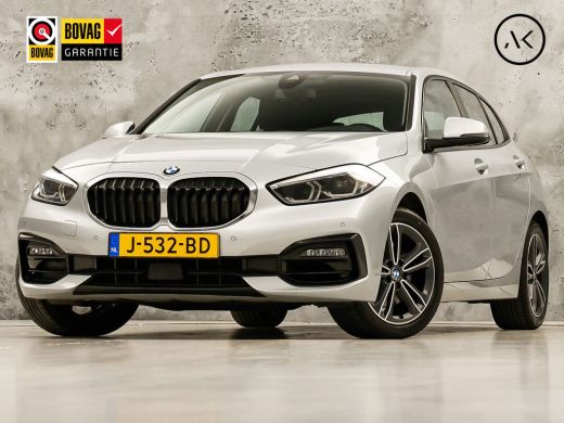 BMW 1 Serie 118i Sport Automaat (APPLE CARPLAY, GROOT NAVI, CLIMATE, LEDER, SPORTSTOELEN, PARKEERSENSOREN, CR... ActivLease financial lease
