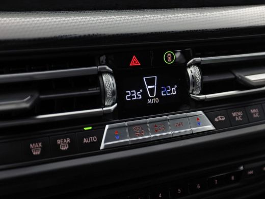 BMW 1 Serie 118i Sport Automaat (APPLE CARPLAY, GROOT NAVI, CLIMATE, LEDER, SPORTSTOELEN, PARKEERSENSOREN, CR... ActivLease financial lease