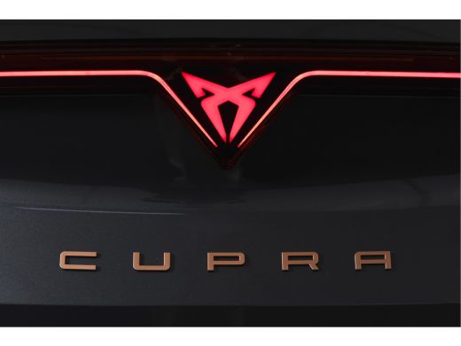 CUPRA Formentor 1.5 TSI e-Hybrid 204 PK Business | S/K-Panodak | Matrix Led | Elek Trekhaak | Dig. Cockpit | Adap... ActivLease financial lease