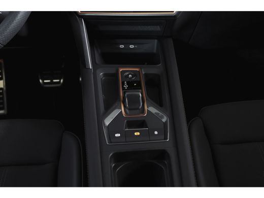 CUPRA Formentor 1.5 TSI e-Hybrid 204 PK Business | S/K-Panodak | Matrix Led | Elek Trekhaak | Dig. Cockpit | Adap... ActivLease financial lease