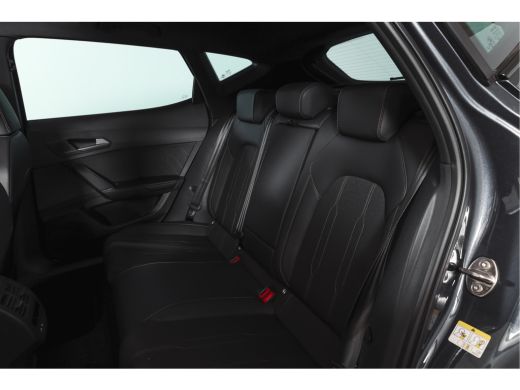 CUPRA Formentor 1.5 TSI e-Hybrid 204 PK Business | S/K-Panodak | Matrix Led | Elek Trekhaak | Dig. Cockpit | Adap... ActivLease financial lease