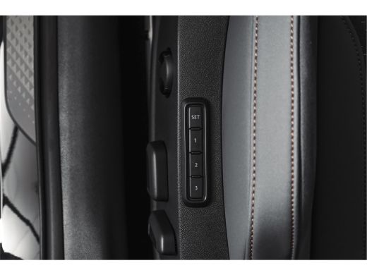 CUPRA Formentor 1.5 TSI e-Hybrid 272 PK VZ Extreme | S/k-Panodak | Dig. Cockpit | Adapt. Cruise | Stoel-+ Stuurve... ActivLease financial lease