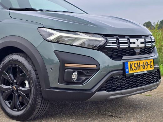 Dacia Jogger 1.6 Hybrid Extreme 7p. - 140 Pk - Navi - ParkeerCamera ActivLease financial lease