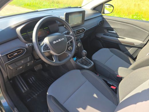 Dacia Jogger 1.6 Hybrid Extreme 7p. - 140 Pk - Navi - ParkeerCamera ActivLease financial lease