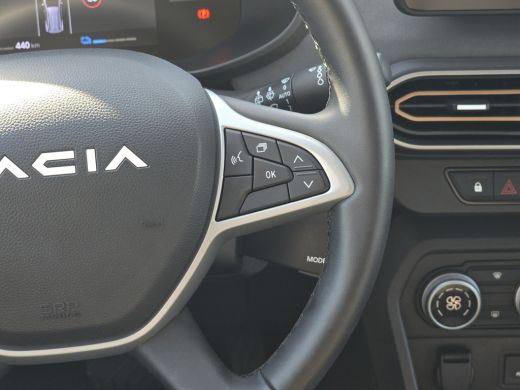 Dacia Jogger 1.6 Hybrid Extreme 7p. - 140 Pk - Navi - ParkeerCamera ActivLease financial lease