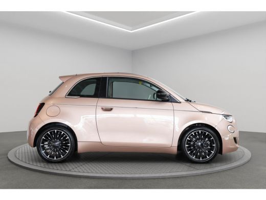 Fiat 500 1.0 Hybrid La Prima | Tot 8 Jaar Garantie | Camera | Panoramadak | Lederen bekleding | Navigatie ... ActivLease financial lease