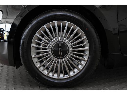 Fiat 500 1.0 Hybrid Torino Launch Edition | Climate Controle | Apple Carplay & Android Auto | Parkeersenso... ActivLease financial lease