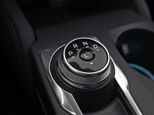 Ford Focus 1.0 EcoBoost Titanium X Sport Automaat (APPLE CARPLAY, GROOT NAVI, CAMERA, STUUR/STOELVERWARMING,... ActivLease financial lease